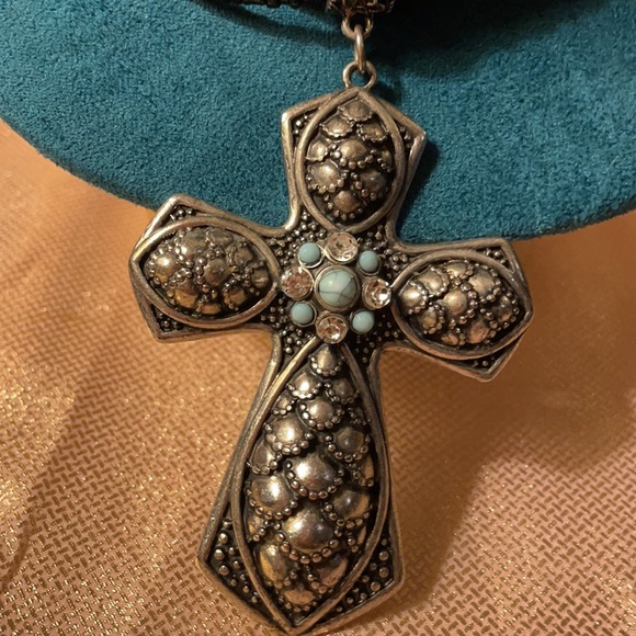 Black multi stranded beaded necklace with silver cross pendant. - Picture 2 of 6